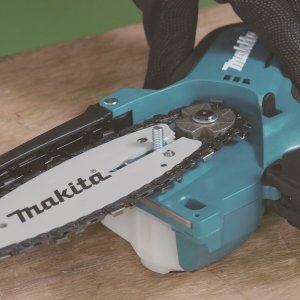 Aku prořezávací pila 150 mm Li-ion LXT 18V/1x5,0 Ah - Detail napnutí řetězu