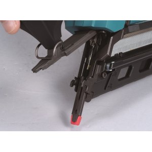 Aku hřebíkovačka Li-ion LXT 18V, bez aku   Z - Beznástrojové otevření ústí