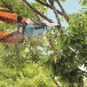 Aku řetězová pila 250 mm Li-ion LXT 18V,bez aku   Z - Foto v akci