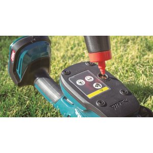 Aku plotostřih 200mm Li-ion XGT 40V/2,5Ah - Mazání stroje