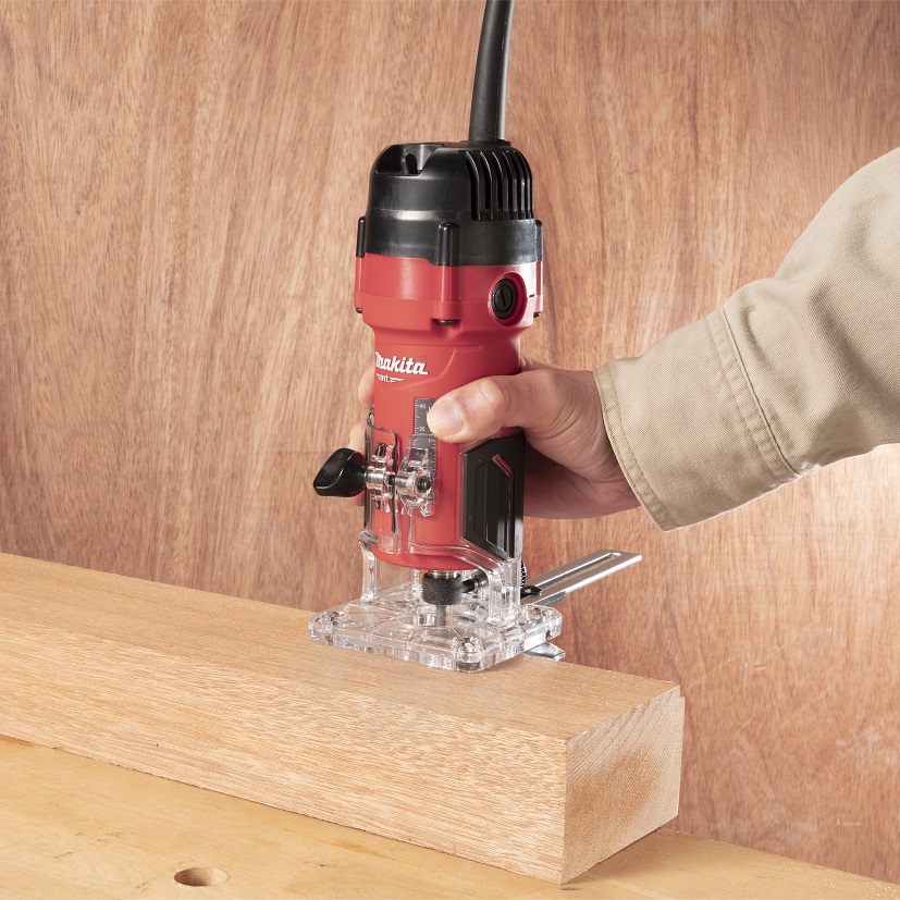 Makita M3702 Jednoruční frézka 6mm,530W